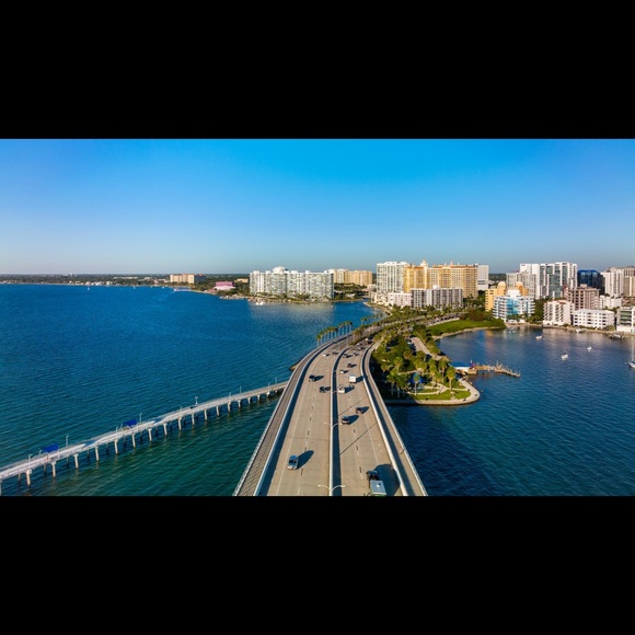 Meet your Posher, Tiffany - Picture 4 of 10